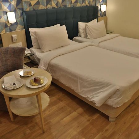 Sarovar Portico Naraina, Hotel New Delhi Extérieur photo