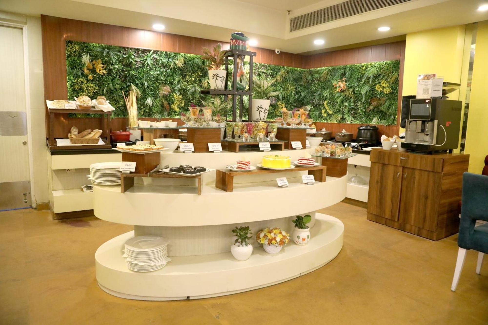 Sarovar Portico Naraina, Hotel New Delhi Extérieur photo