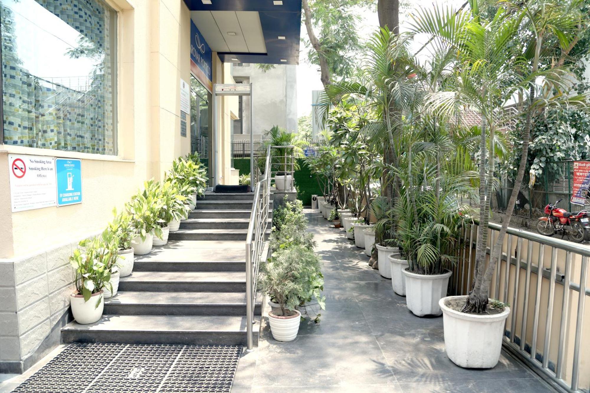 Sarovar Portico Naraina, Hotel New Delhi Extérieur photo