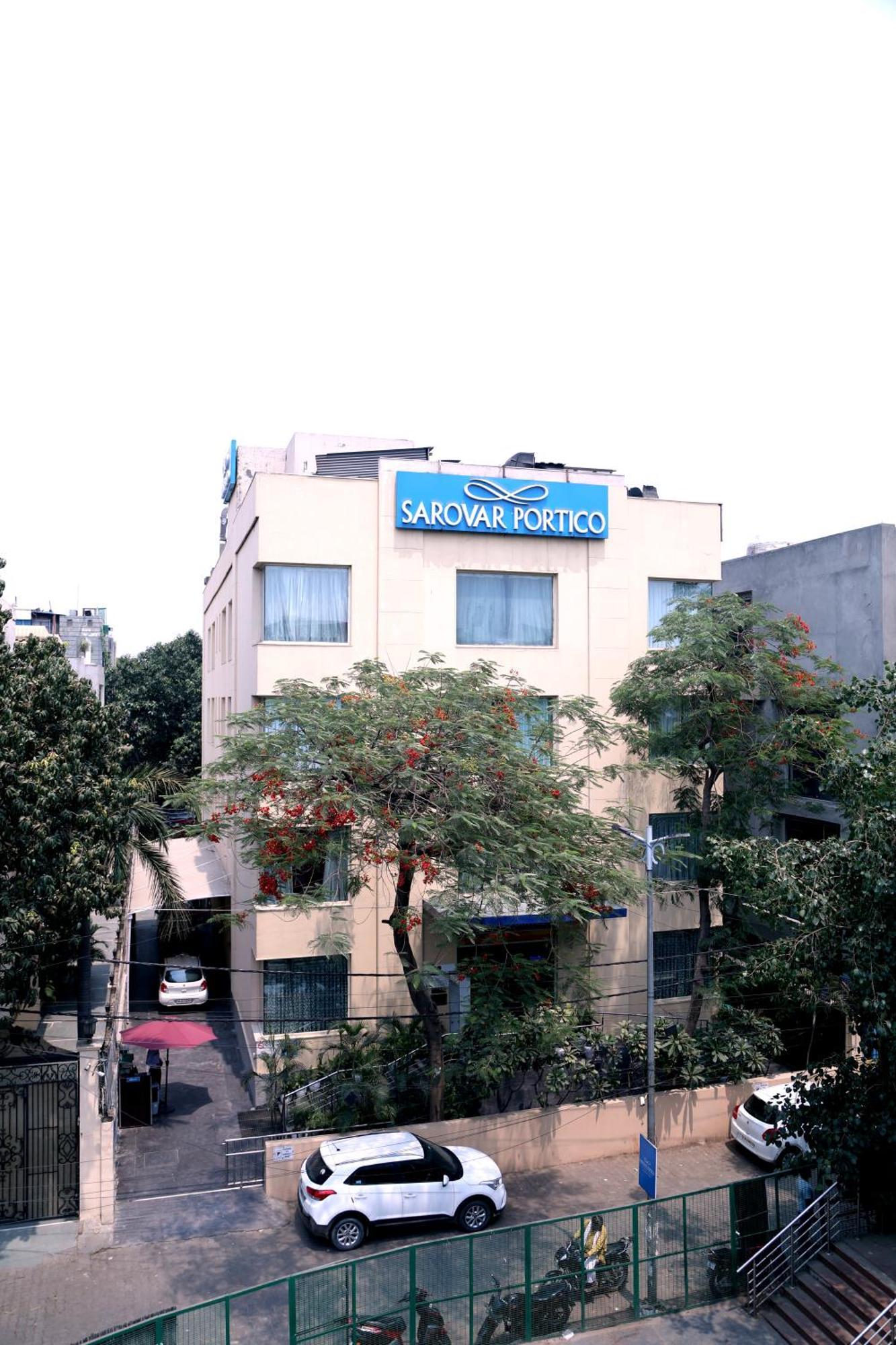 Sarovar Portico Naraina, Hotel New Delhi Extérieur photo